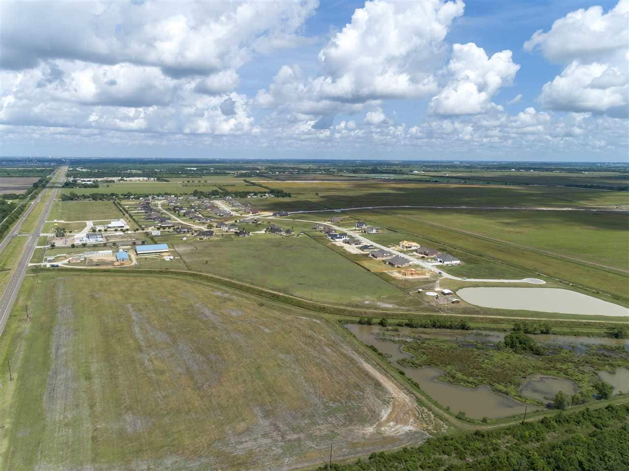 For Sale 3520 S Pine Island Levee Rd., Beaumont, TX 77713 1.0 Acre