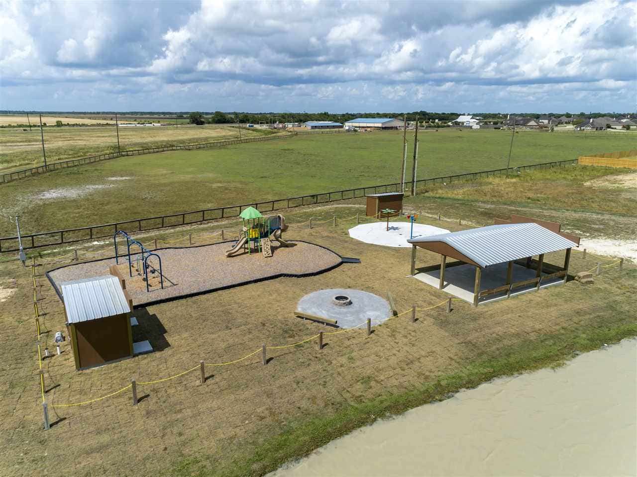 For Sale 3520 S Pine Island Levee Rd., Beaumont, TX 77713 1.0 Acre